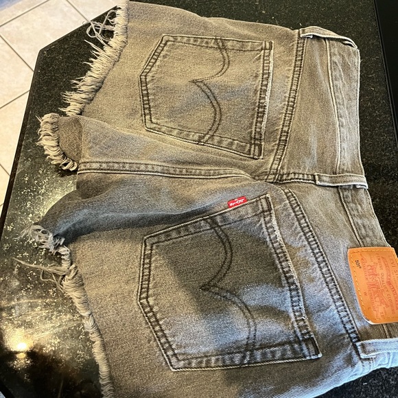 Levis 501 black high waisted shorts from Aritzia - Picture 4 of 8